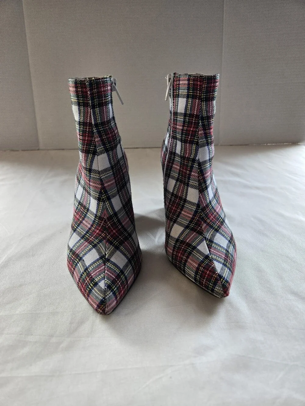 Betsey Johnson Women's Kassie Plaid Block Heel Ankle Bootie Size 5